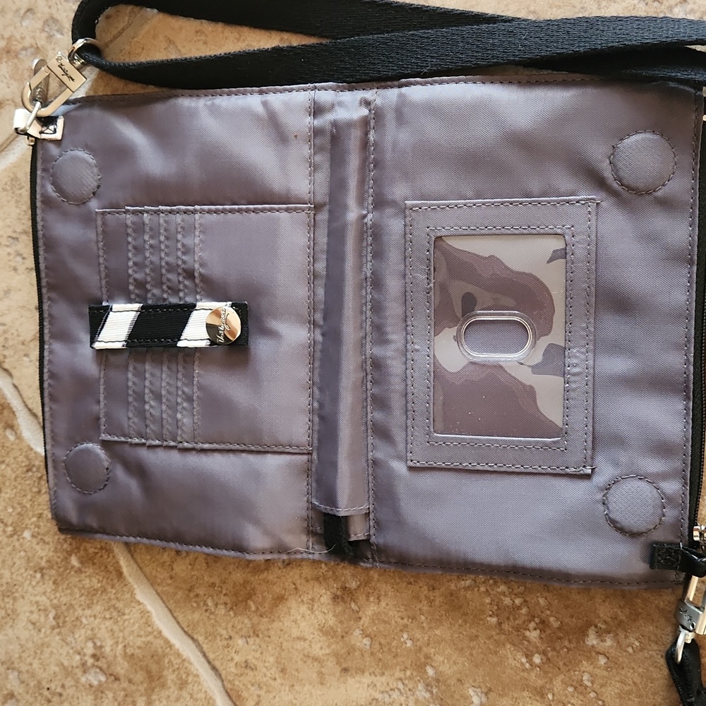 Thirty-One black and white crossbody purse with adjustable strap - Picture 4 of 8